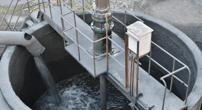 （圖：石膏脫硫塔起泡現(xiàn)場）