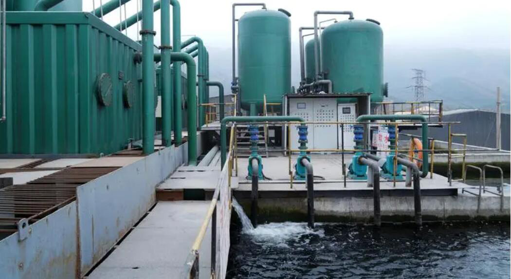 （圖：工業(yè)生產污水處理廠）