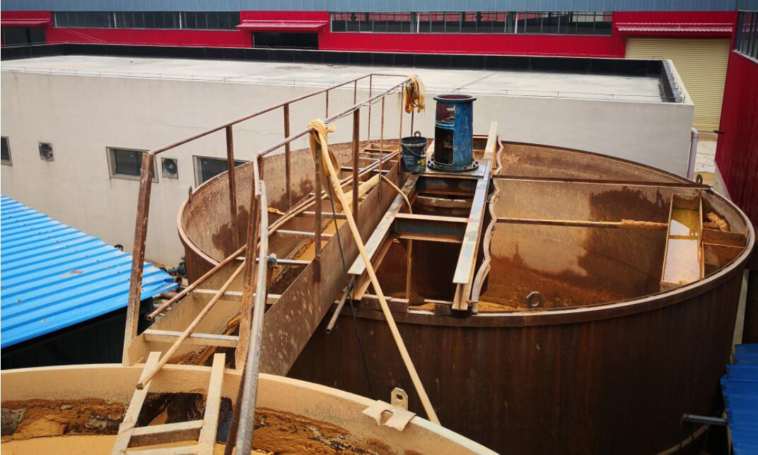 (圖:處理砂石清洗廢水場(chǎng)景)